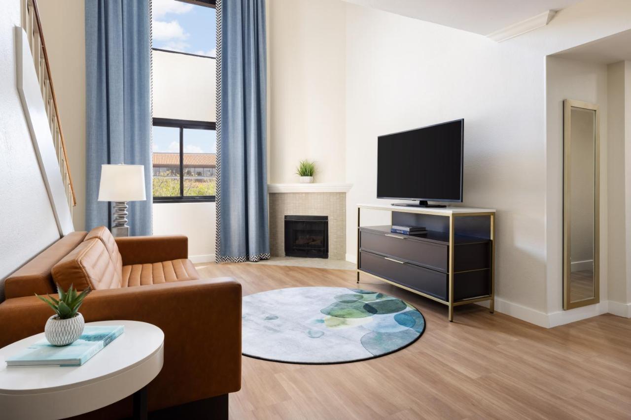 The Anza-a Hotel Calabasas